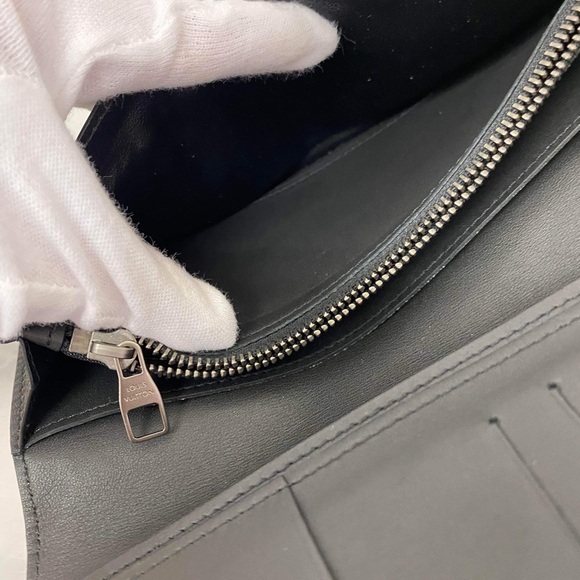 Louis Vuitton Wallet - Picture 11 of 14